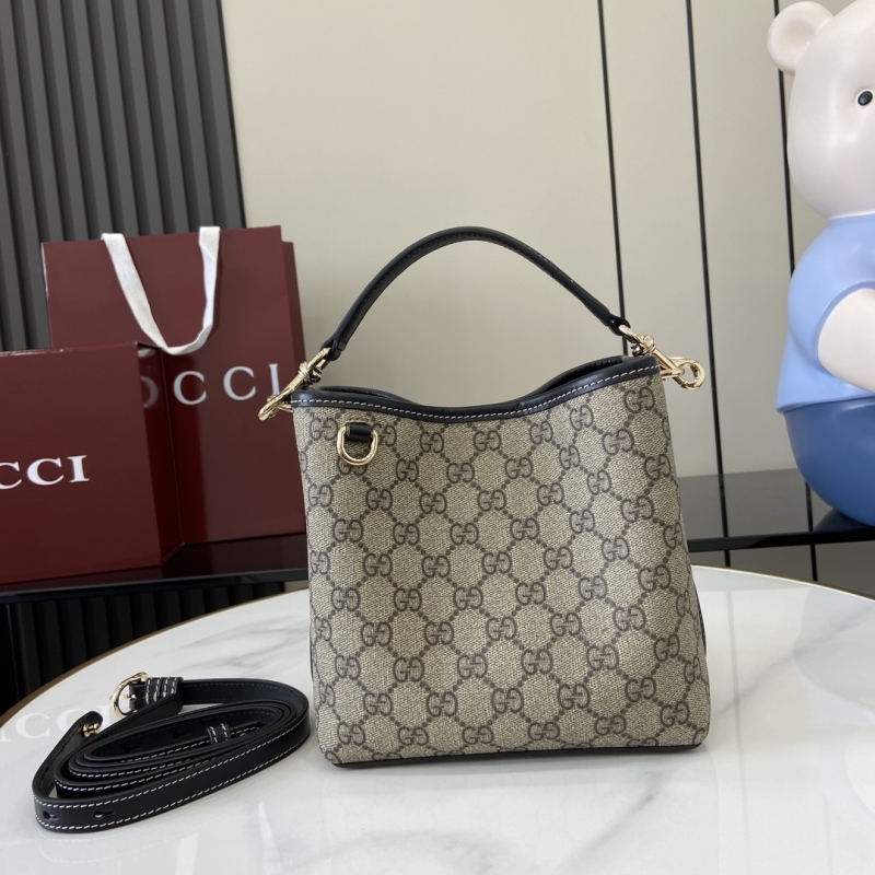 G*u*i bucket bags
